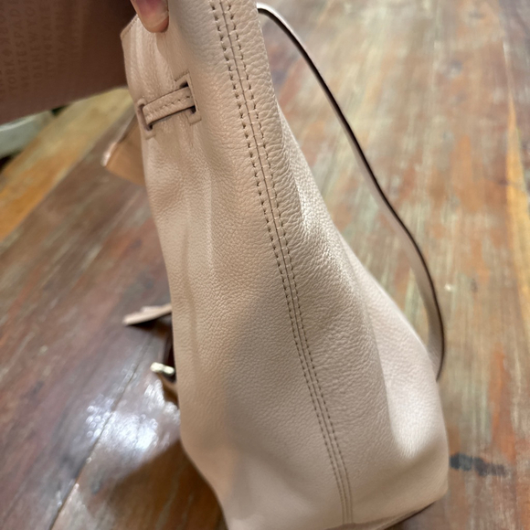 Kate Spade Beige Leather Drawstring Backpack Purse One Size Women’s - Picture 6 of 12